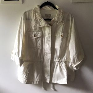 White quart sleeve Jacket